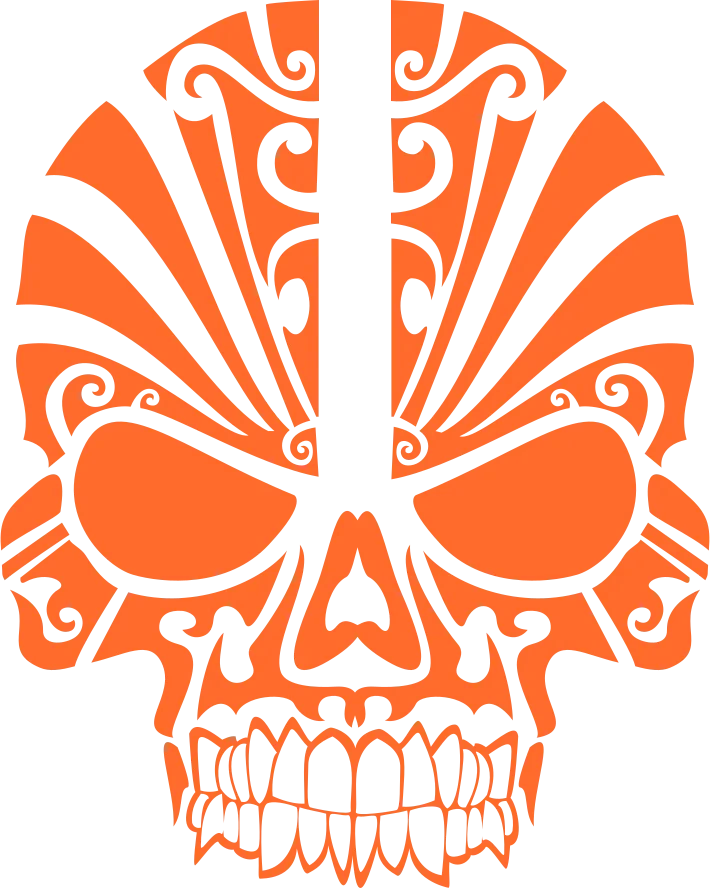 Pegatina de vinilo de una calavera con motivos tribales